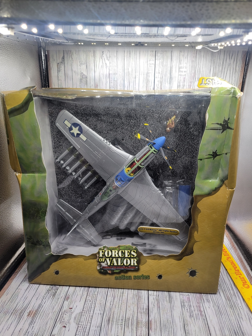 Forces of Valor 1:32 scale diecast model of a P-51D Mustang.